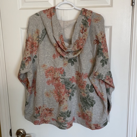 Floral & grey maurices sweater - Picture 3 of 4